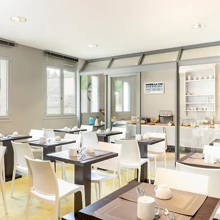 Kyriad - Le Renaudot Hotel Loudun