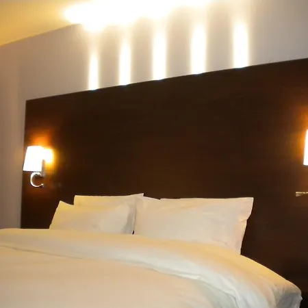 Kyriad - Le Renaudot Hotel Loudun