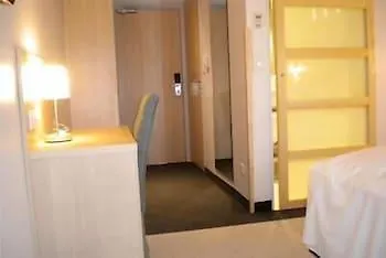 Hotel Kyriad - Le Renaudot 3*